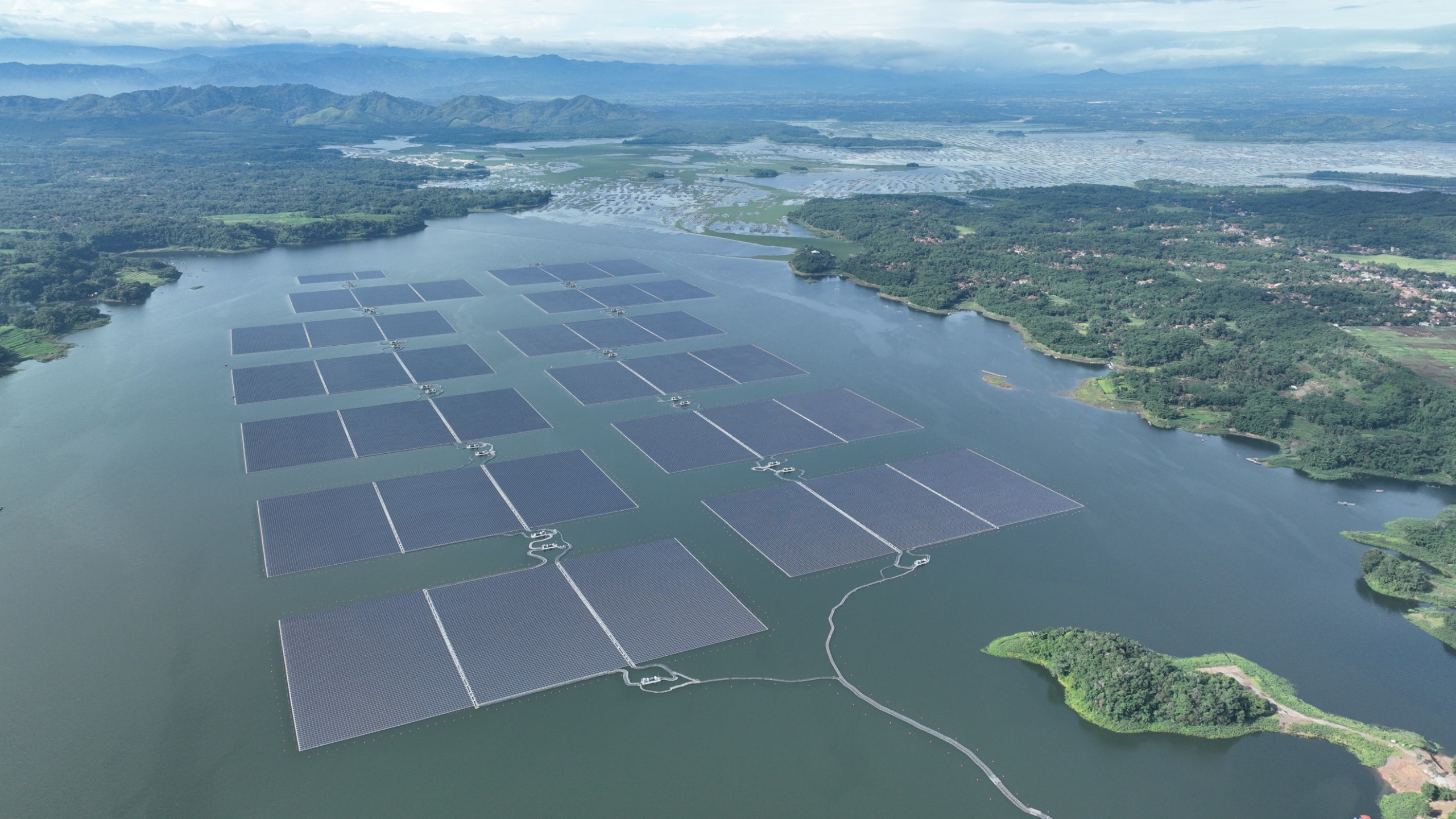 PLN NP Siap Topang Ekspansi Pembangkit Surya Cirata