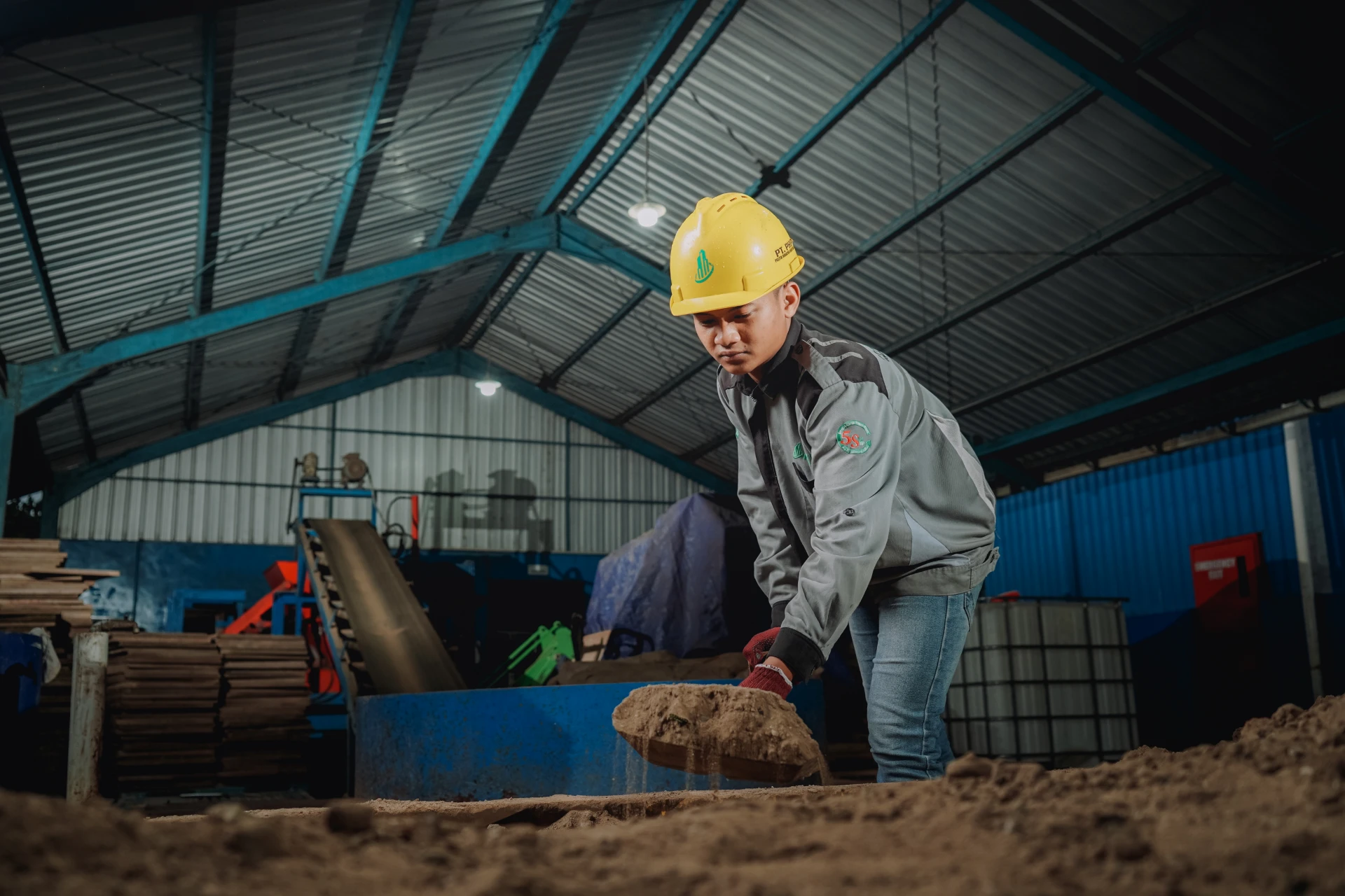 Manfaatkan FABA, PLN Peduli Sukses Ubah Wajah dan Cegah Abrasi Pantai Plentong
