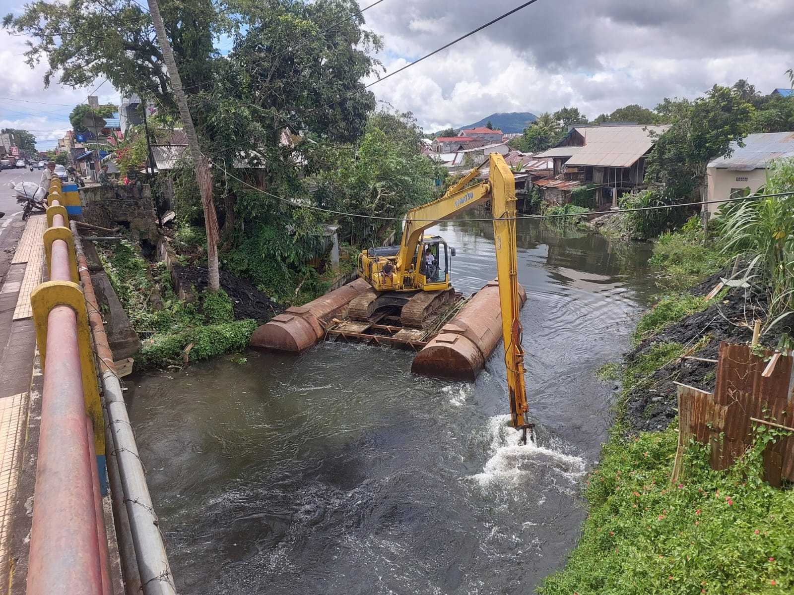 PLN Nusantara Power Partners with the Indonesian Military to Protect Residential Areas Through the Normalization of the Tondano River Flow
