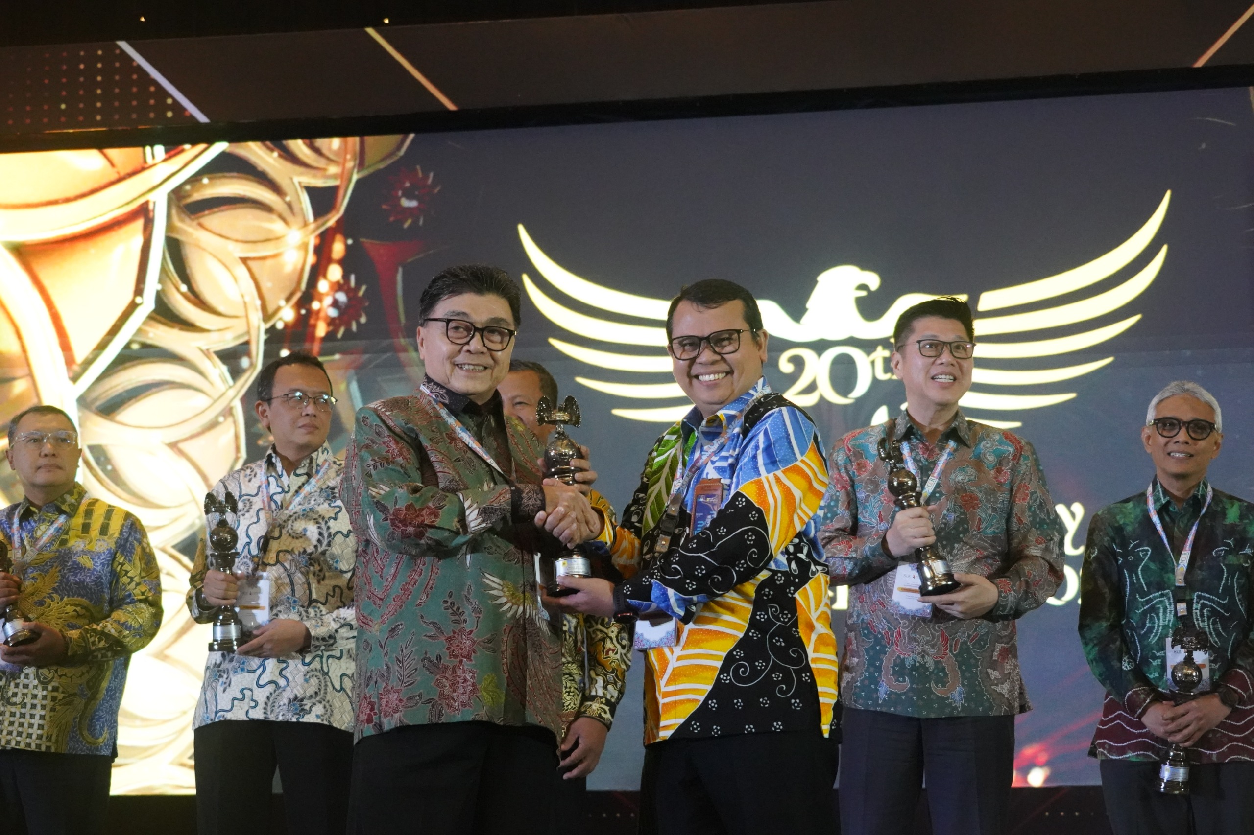 Raih Platinum dalam ASRRAT 2024, PLN Nusantara Power Buktikan Komitmen pada Keberlanjutan dan Transparasi